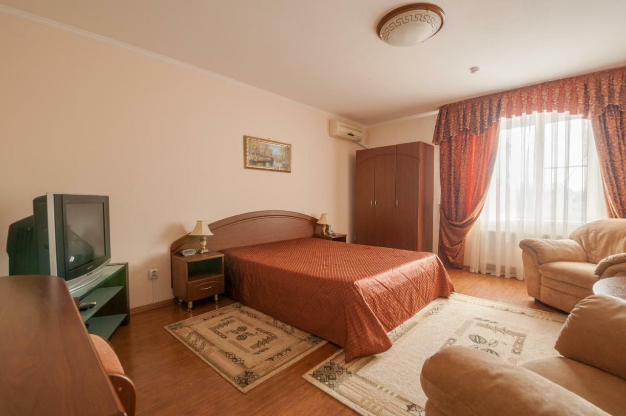 Niva Hotel Краснодар Екстериор снимка